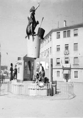 Monumento Falla Mayor 1967 - Lema: Tarfias de la Basura - Autor: Vicente Sancho