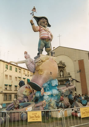 Monumento Falla Mayor 1995 - Lema: Los piratas de la crisis - Autor: Paco Roca Chorques